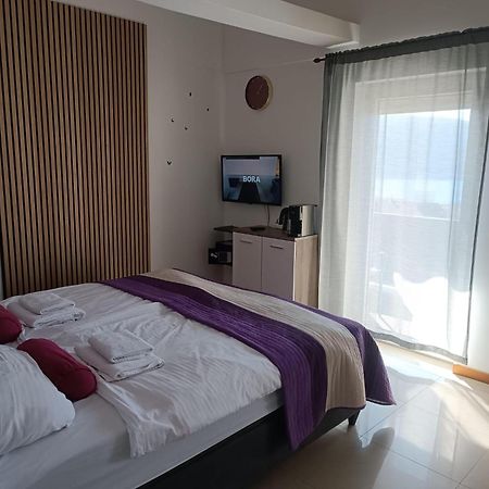Apartments Pongrac Cres Εξωτερικό φωτογραφία