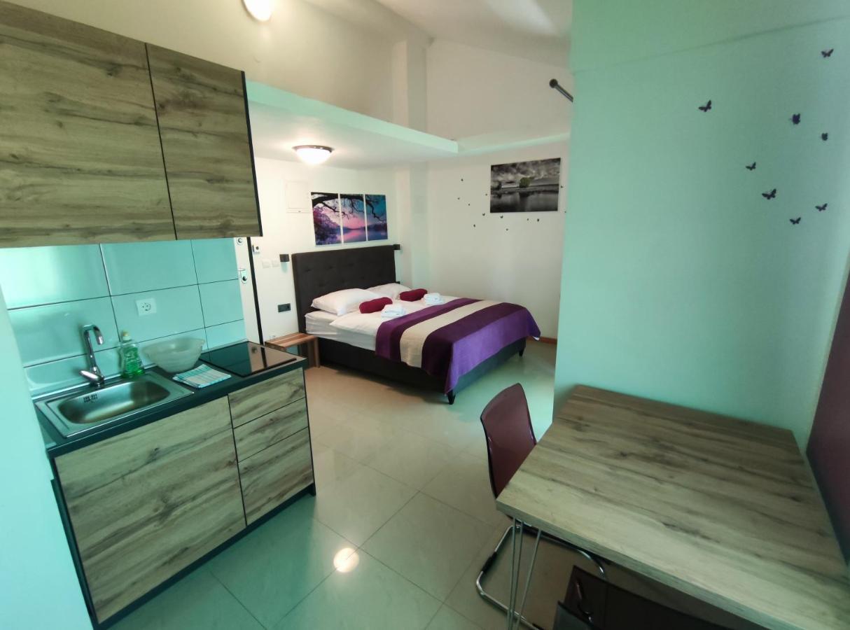 Apartments Pongrac Cres Εξωτερικό φωτογραφία