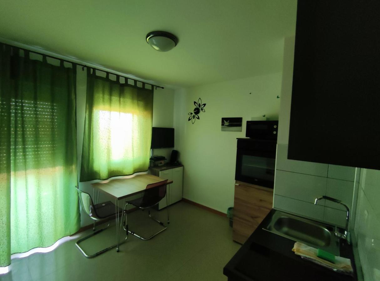 Apartments Pongrac Cres Εξωτερικό φωτογραφία