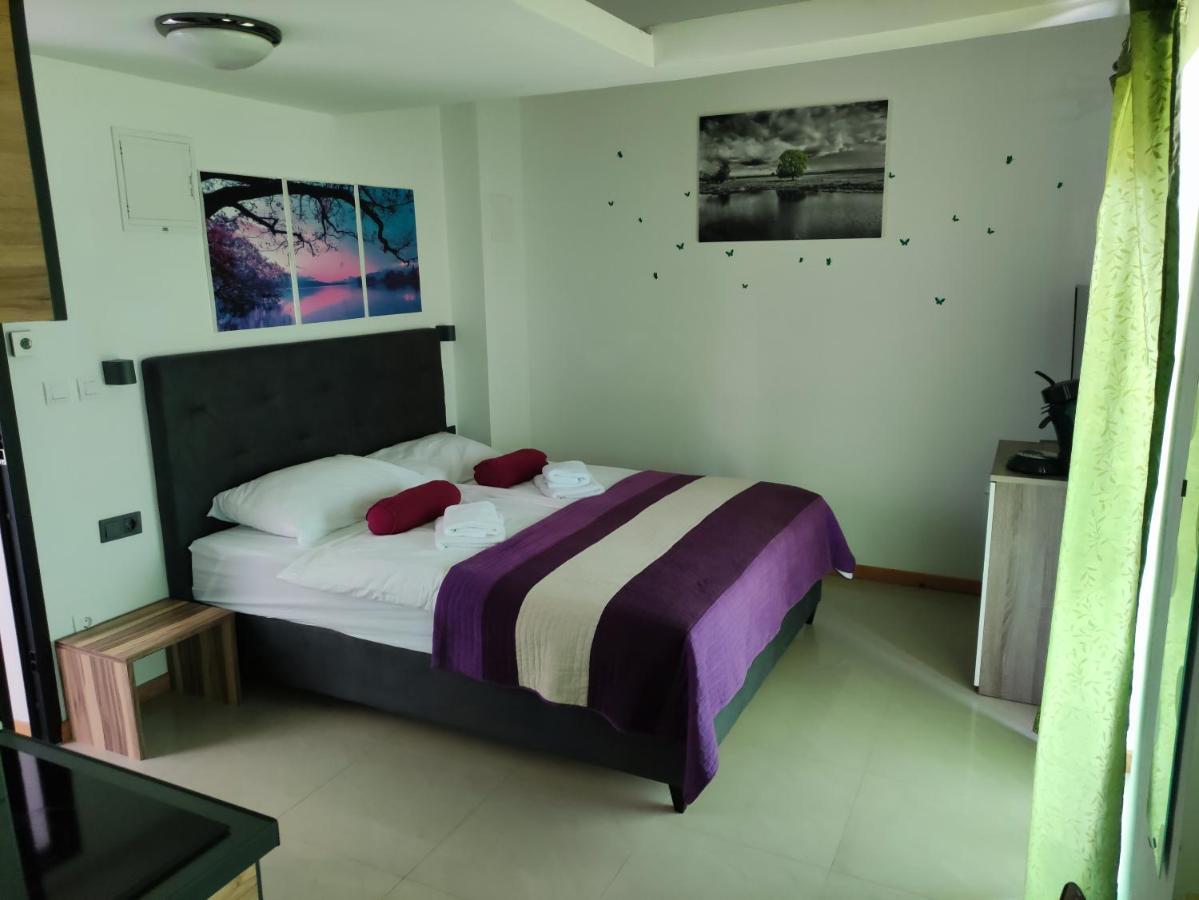 Apartments Pongrac Cres Εξωτερικό φωτογραφία