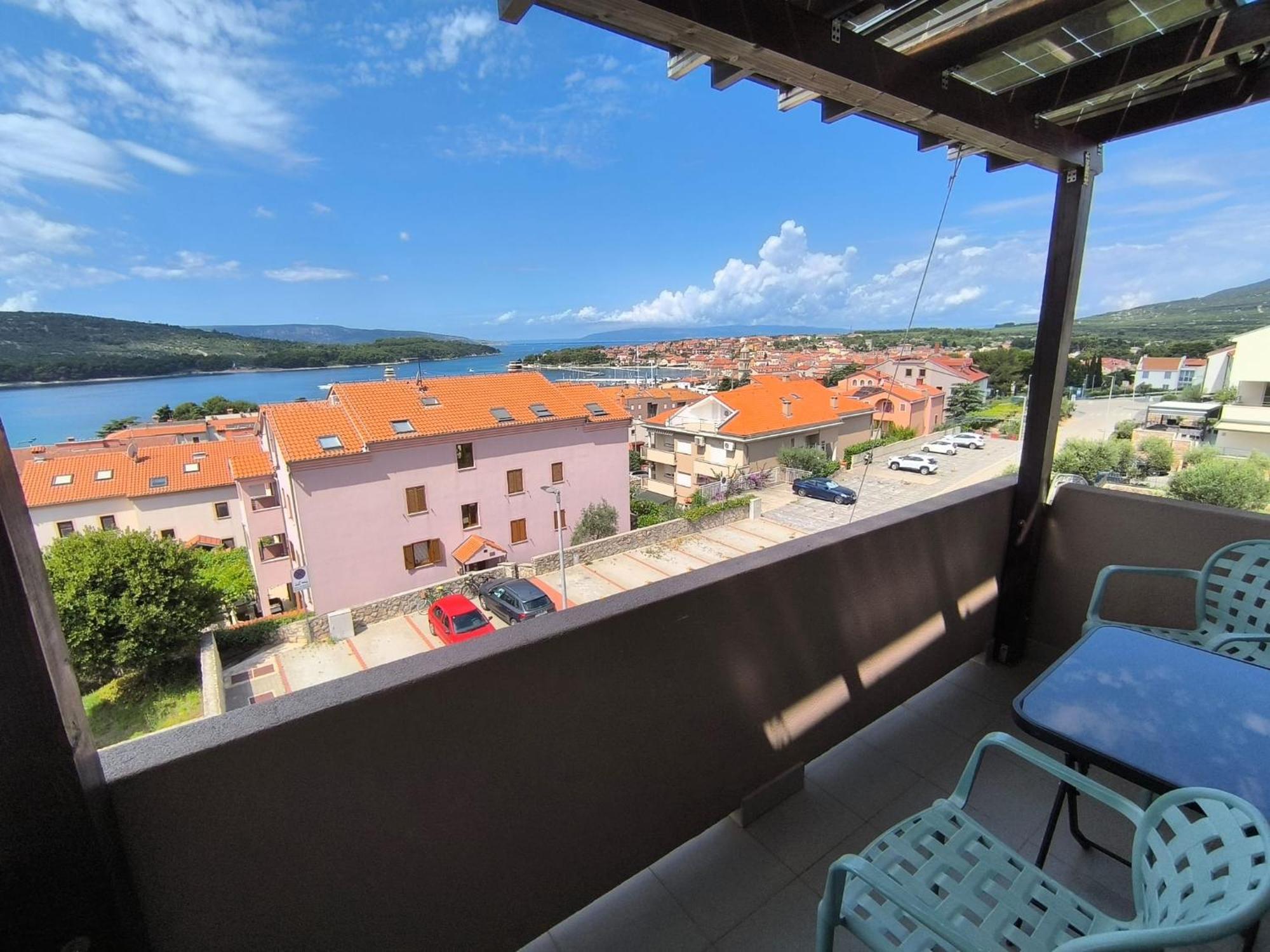 Apartments Pongrac Cres Εξωτερικό φωτογραφία
