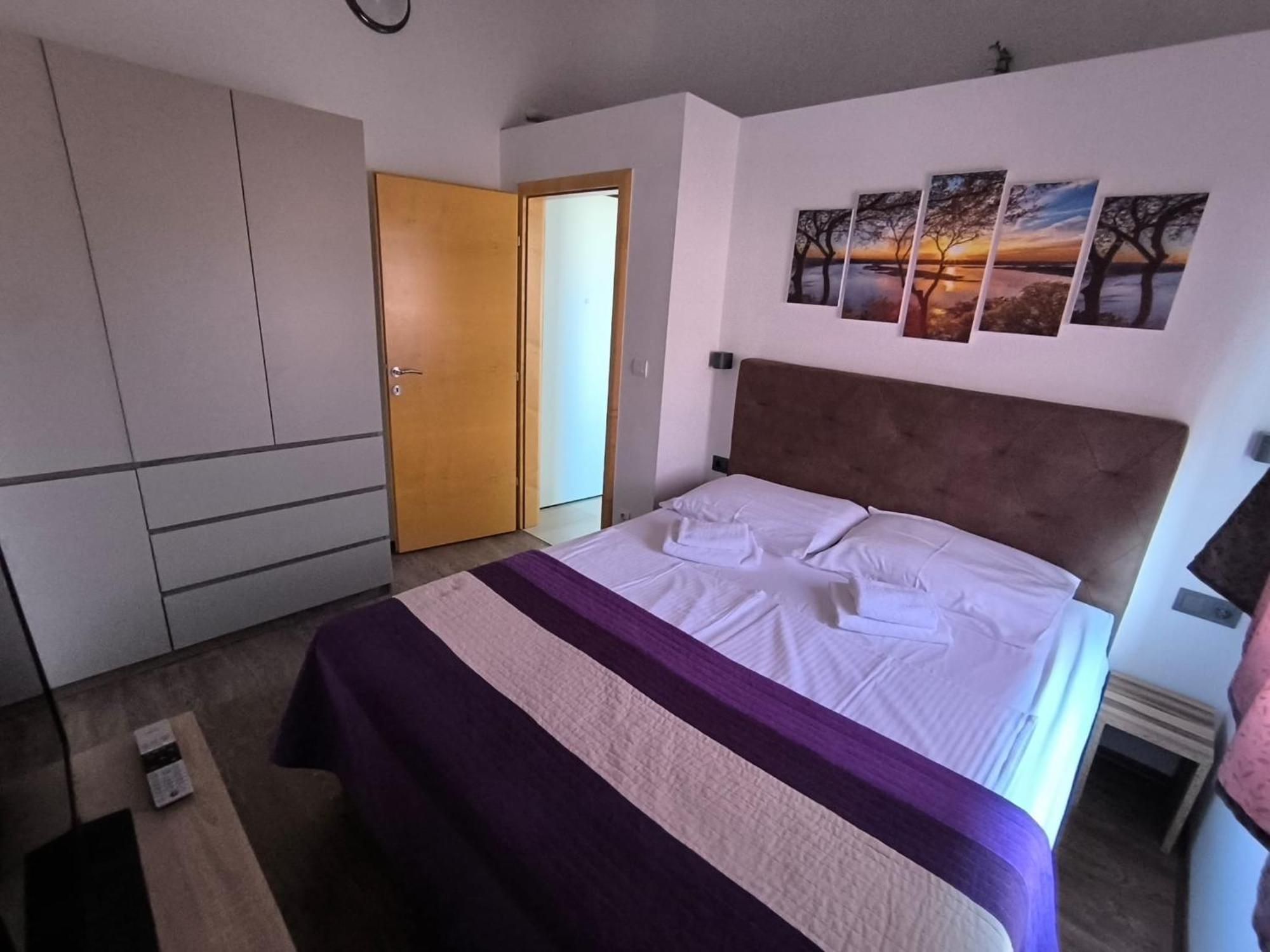 Apartments Pongrac Cres Εξωτερικό φωτογραφία