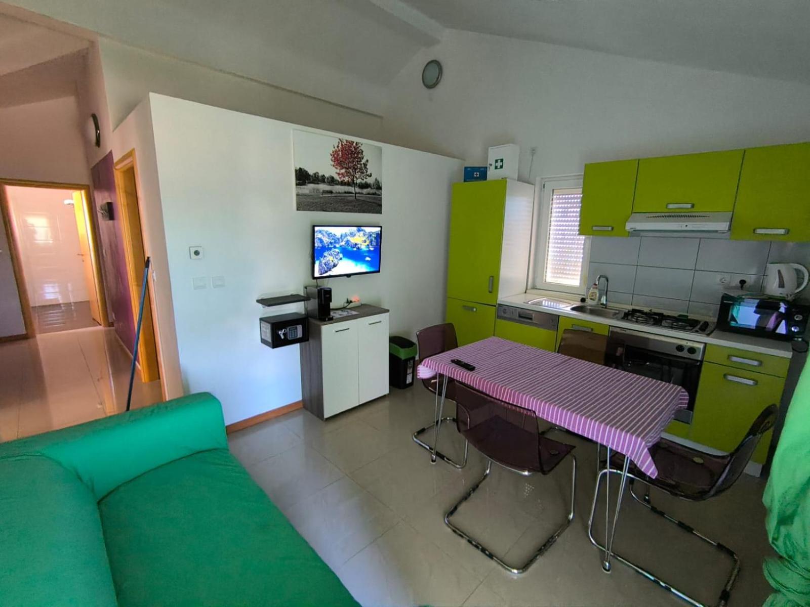 Apartments Pongrac Cres Εξωτερικό φωτογραφία