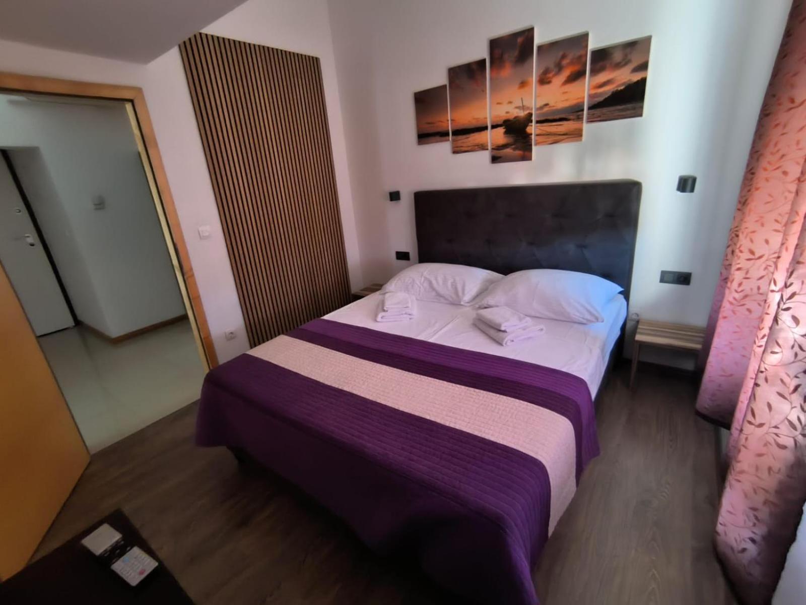 Apartments Pongrac Cres Εξωτερικό φωτογραφία