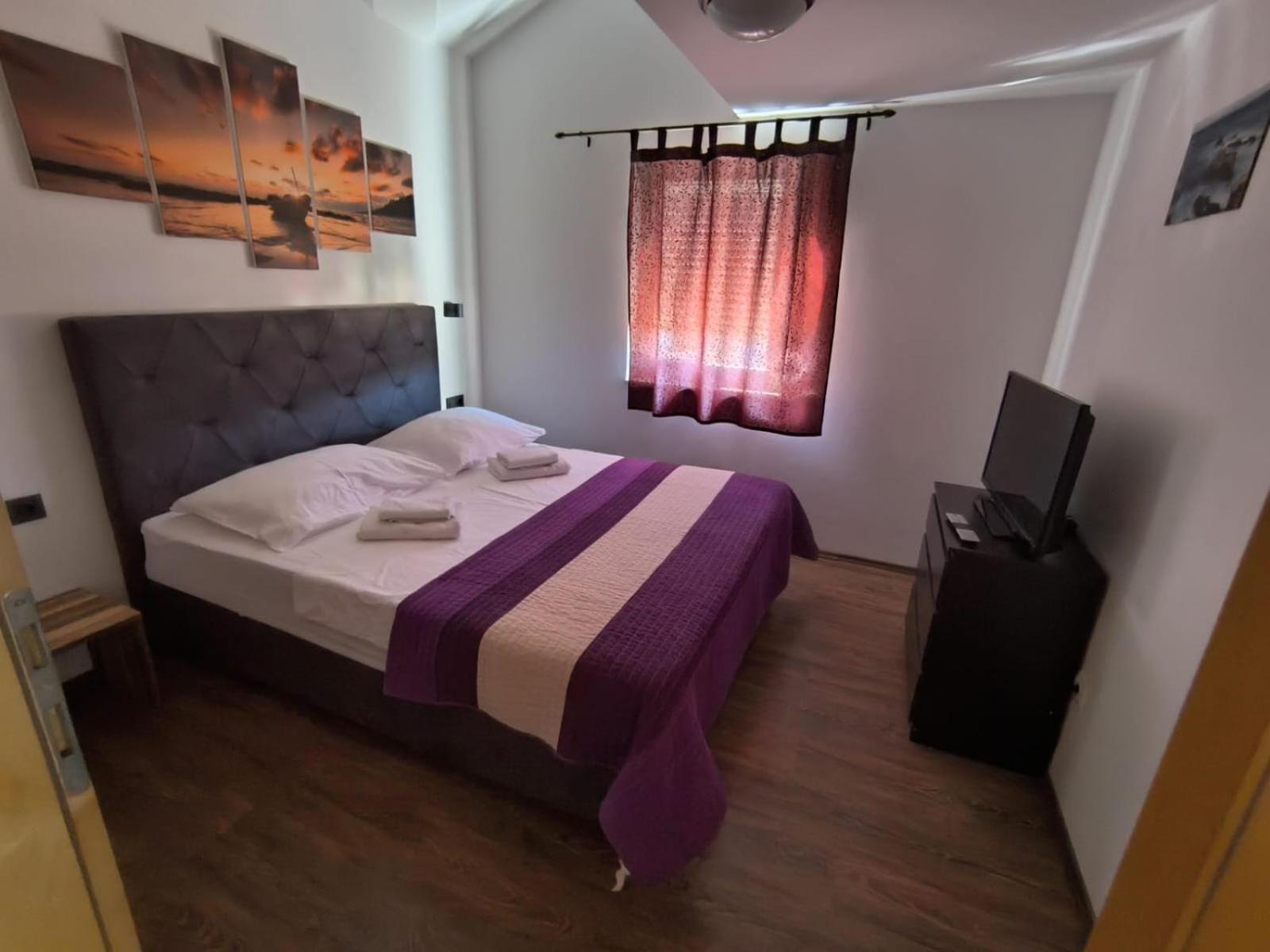 Apartments Pongrac Cres Εξωτερικό φωτογραφία