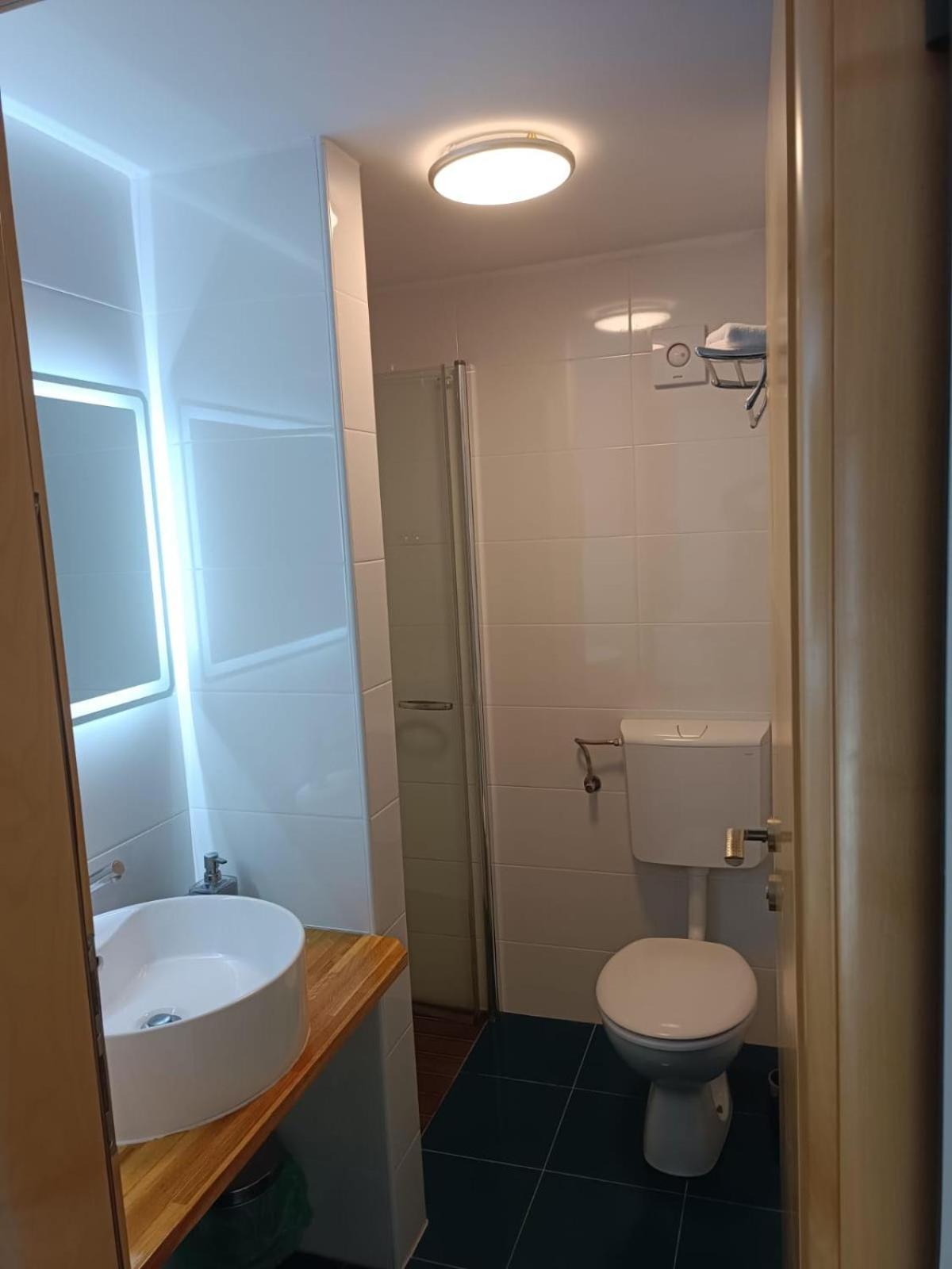 Apartments Pongrac Cres Εξωτερικό φωτογραφία