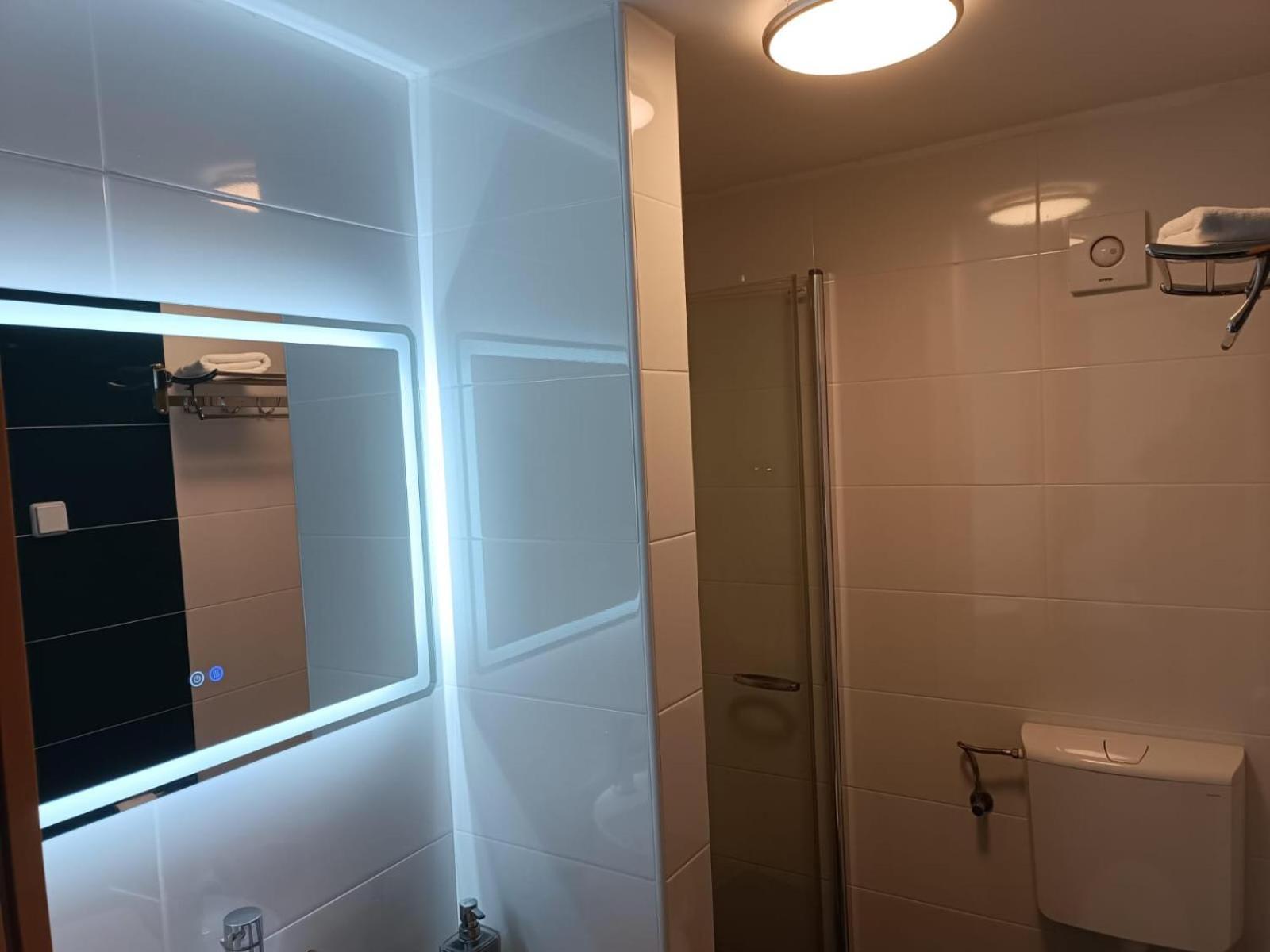 Apartments Pongrac Cres Εξωτερικό φωτογραφία