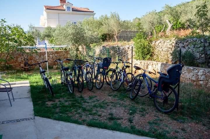 Apartments Pongrac Cres Εξωτερικό φωτογραφία