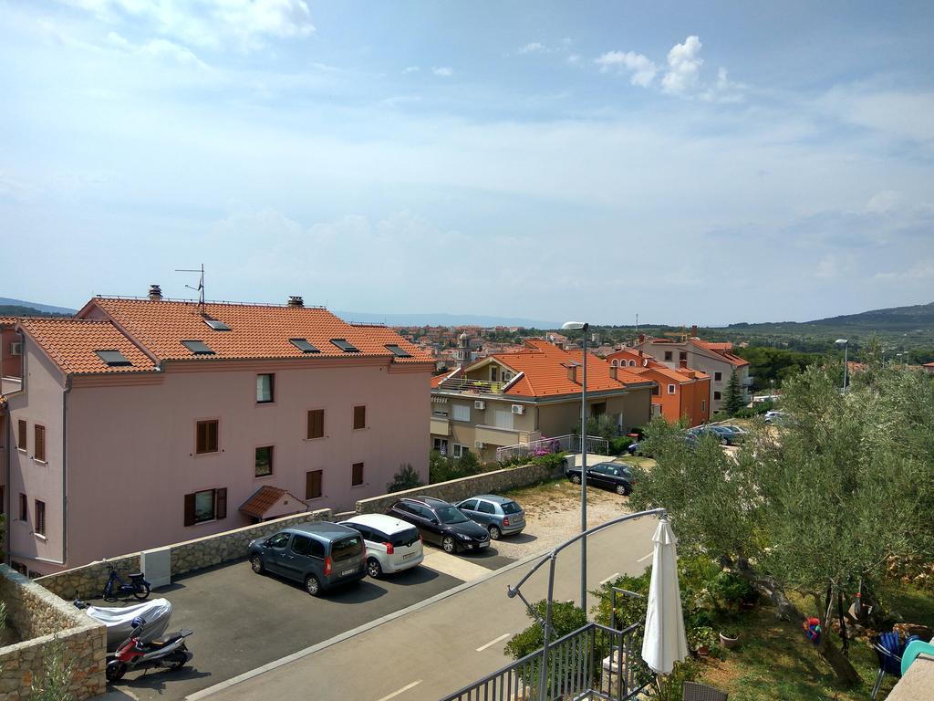 Apartments Pongrac Cres Εξωτερικό φωτογραφία