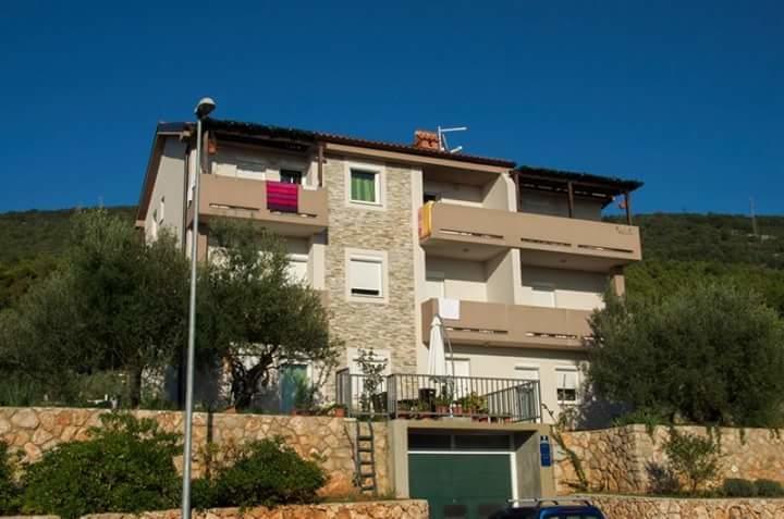 Apartments Pongrac Cres Εξωτερικό φωτογραφία