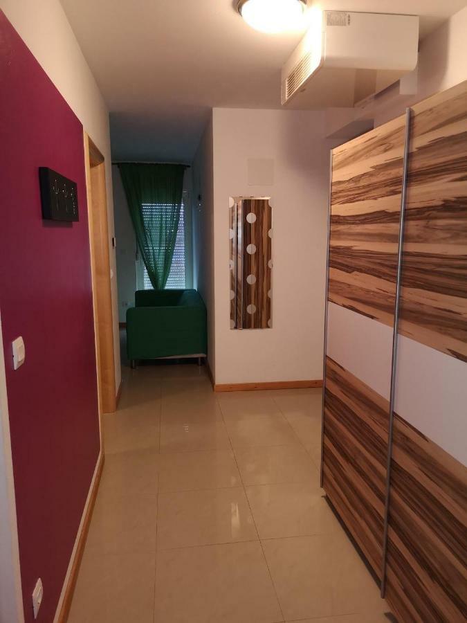 Apartments Pongrac Cres Εξωτερικό φωτογραφία