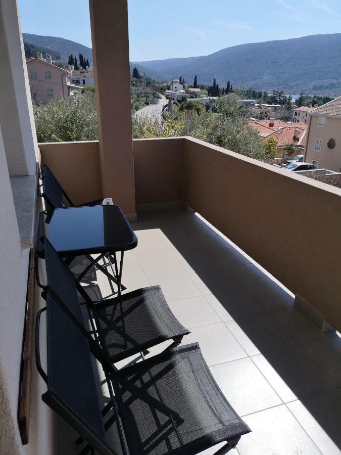 Apartments Pongrac Cres Εξωτερικό φωτογραφία