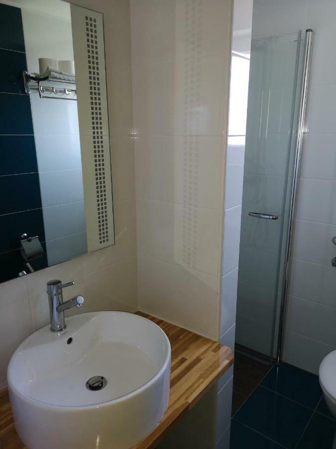 Apartments Pongrac Cres Εξωτερικό φωτογραφία